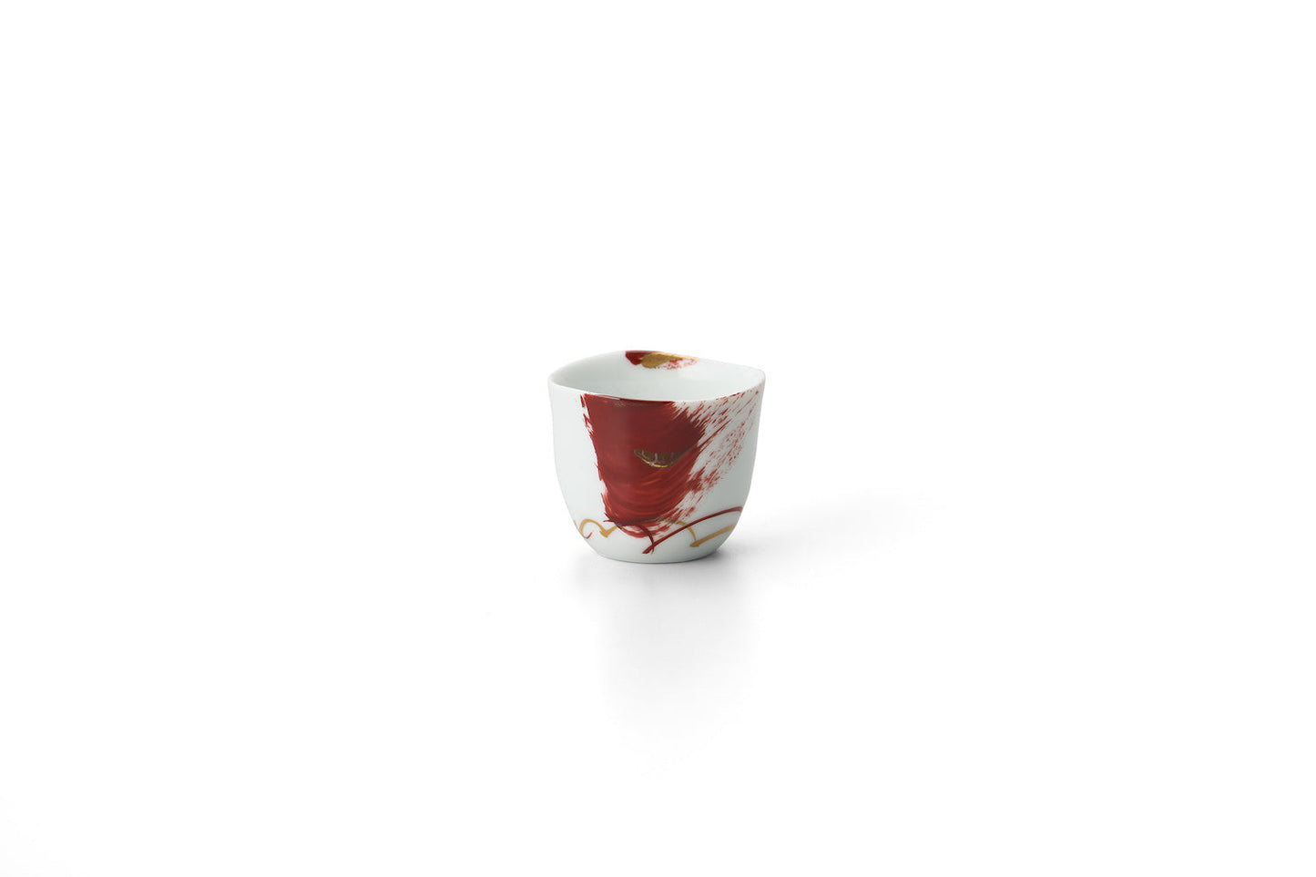 Red-brushed reformed sake cup