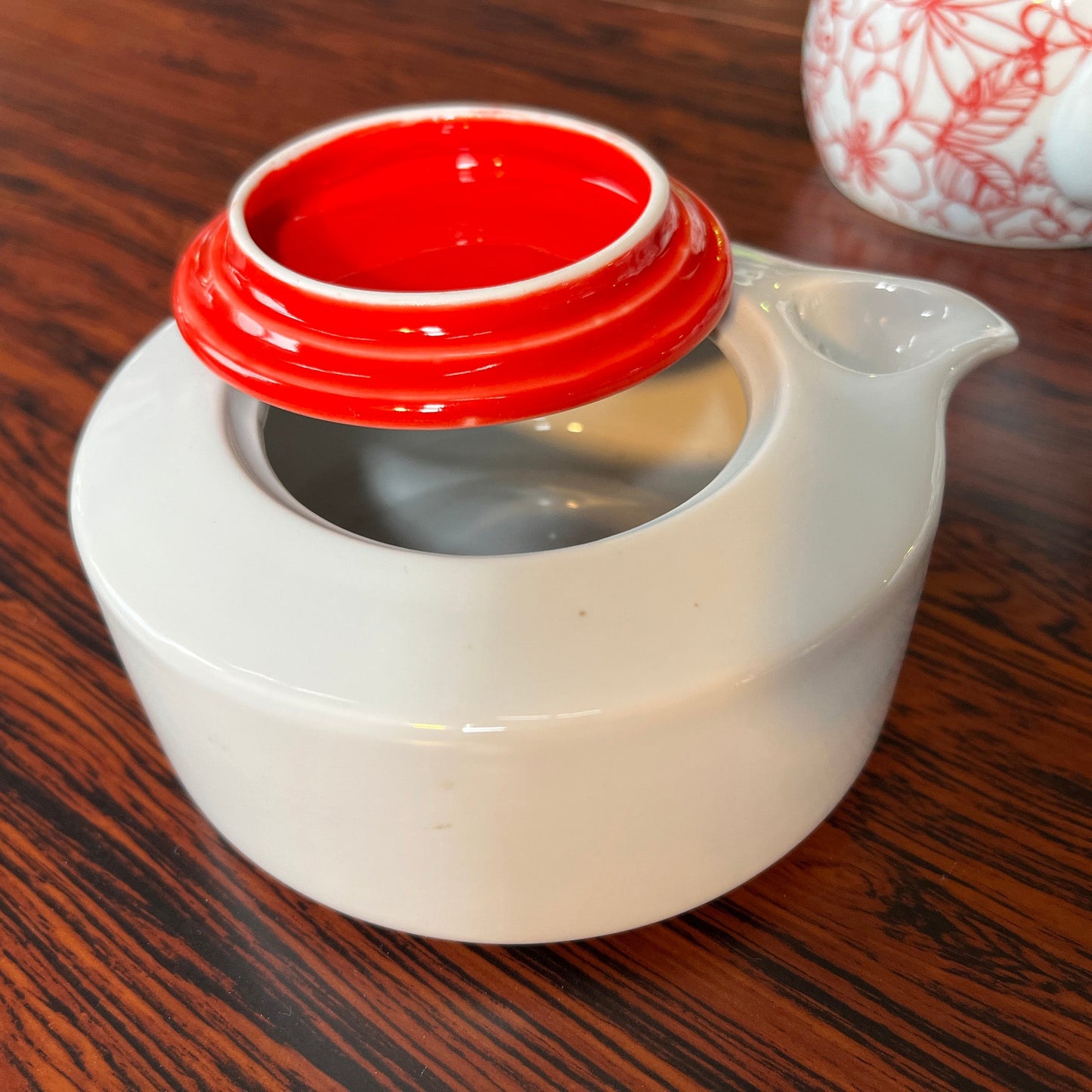 Modern teapot Teyer (Shiro)